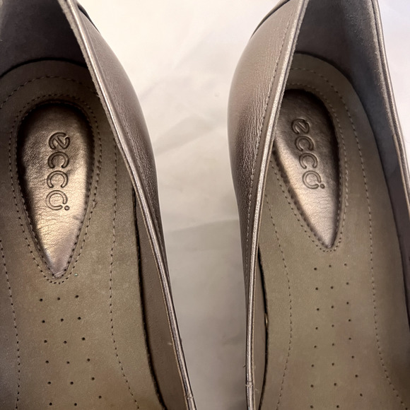 ECCO Pumps "Touch 50" Shiny Silver Leather Moon Rock Cone Heel Size 37 /6.5-7 US - Picture 4 of 8